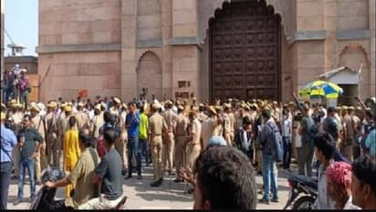 বুদ্ধপূর্ণিমার দিন জ্ঞাপবাপী মসজিদের কূপে শিবলিঙ্গের দর্শন, হিন্দু আইনজীবীর দাবি ঘিরে চাঞ্চল্য 