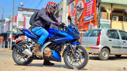 হেলমেট পরলেও বাইকআরোহীদের হতে পারে জরিমানা, জেনে নিন নতুন মোটর ভেহিকল অ্যাক্টের নিয়ম 