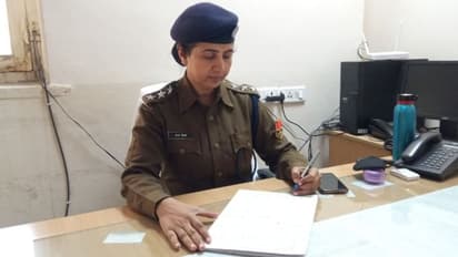 मिसाल है ये मां: पति की मौत के13 साल बाद शुरू की पढ़ाई, हासिल की 4 सरकारी नौकरियां, सब छोड़ बनी पुलिस अफसर