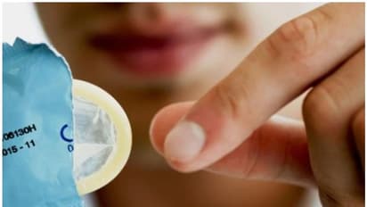 Condoms : കോണ്ടം ശരിയായ രീതിയിൽ ഉപയോ​ഗിച്ചില്ലെങ്കിൽ പണികിട്ടും