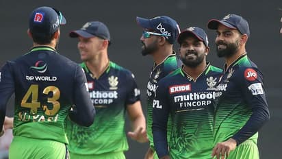 ഹസരങ്കയ്ക്ക് അഞ്ച് വിക്കറ്റ്, ഹൈദരാബാദിന് തുടര്‍ച്ചയായ നാലാം തോല്‍വി; ആര്‍സിബിക്ക് പ്ലേ ഓഫ് പ്രതീക്ഷ