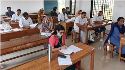 പഠിച്ച് പരീക്ഷയെഴുതി ജനപ്രതിനിധികള്‍; കുഴപ്പിച്ച് ചില ചോദ്യങ്ങള്‍, അവസാനം വിജയപ്രതീക്ഷയില്‍ മടക്കം 