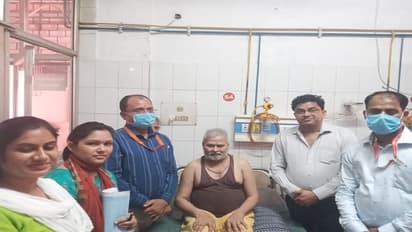 आयुष्मान योजना: काशी के एक लाखवें लाभार्थी बने गौरीशंकर, सीएमओ ने अस्पताल पहुंचकर लिया हालचाल