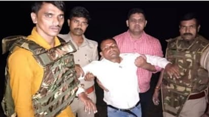 कुशीनगर में लूट करने वाले गिरोह से पुलिस की मुठभेड़, बदमाशों के पास से ये चीज हुई बरामद