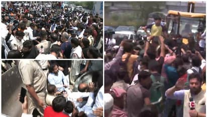 బుల్డోజర్ వర్సెస్ షహీన్బాగ్.. అక్రమ నిర్మాణాల తొలగింపు ప్రక్రియ.. స్థానికుల ఆందోళనలతో హై టెన్షన్