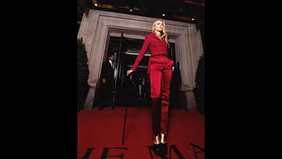 ಟಾಪ್‌ಲೆಸ್ ಆಗಿ ಬಂಗಾರದ ಬಣ್ಣ ಬಳಿದುಕೊಂಡು ಬಂದ ಖ್ಯಾತ ನಟಿ; ನೆಟ್ಟಿಗರು ಕಂಗಾಲು 