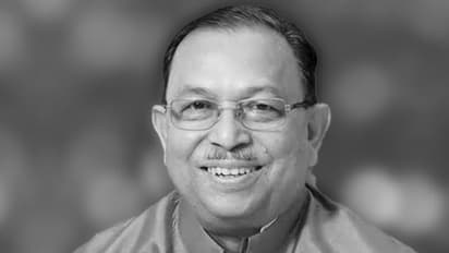 প্রয়াত পিয়ারলেস গ্রুপের ম্যানেজিং ডিরেক্টর এস কে রায়, শোকপ্রকাশ ফিরহাদের