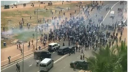 வலுக்கும் வன்முறை... வெடிக்கும் போராட்டங்கள்... இலங்கையில் ஊரடங்கு நீட்டிப்பு!!