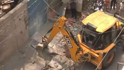 मंगोलपुरी-न्यू फ्रेडंस कॉलोनी में कार्रवाई: मुख्तार अब्बास नकवी बोले-'बुलडोजर बदनाम हुआ इनक्रोचमेंट तेरे लिए'