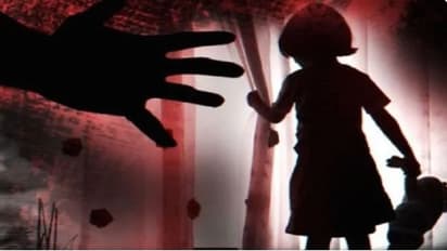 నాగర్ కర్నూల్ లో దారుణం.... తల్లి వైద్యం కోసం వెళితే... హాస్పిటల్లోనే మైనర్ పై అత్యాచారయత్నం