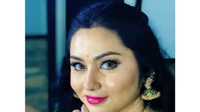 అమ్మవారి గుళ్లోకి నన్ను వెళ్లనివ్వలేదు: నమిత ఆవేదన,కంప్లైంట్