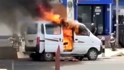 जयपुर में भीषण हादसा: बीच सड़क चलती कार में लगी आग, वो भयानक सीन देख कांप गए लोग