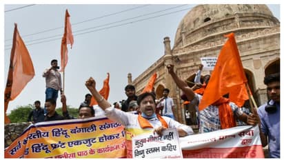 Qutub Minar ಕುತುಬ್ ಮಿನಾರ್ ಹೆಸರನ್ನು ವಿಷ್ಣು ಸ್ತಂಭವೆಂದು ಬದಲಾಯಿಸಲು ಪ್ರತಿಭಟನೆ