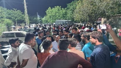 भीलवाड़ा में तनाव: युवक की हत्या के बाद हिंदू संगठनों ने बुलाया बंद, इंटरनेट सेवाओं पर रोक, पुलिस का पहरा बढ़ा