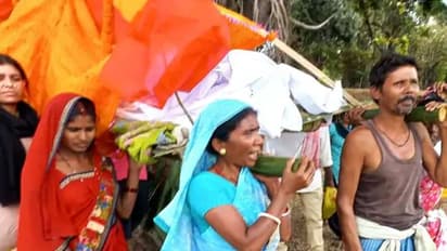 ऐसे बेटे पर धिक्कार है : पिता की अर्थी को कंधा देने से इनकार, बेटियों आगे आईं, किया अंतिम संस्कार