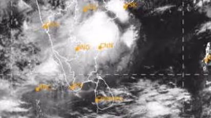 கவனத்திற்கு..! ஆந்திராவுக்கு ரெட் அலர்ட்.. அசானி புயல் காரணமாக பொதுத்தேர்வு ஒத்திவைப்பு.. 