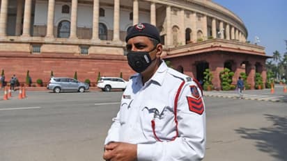 Good News ! दिल्ली में ऑनलाइन ट्रैफिक चालान को घर बैठे ऐसे करा सकते हैं माफ, ये है पूरा प्रोसेस