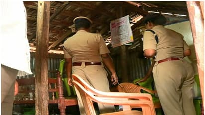 വാളയാർ പീഡനക്കേസ് ; ഇരകളെ അപകീര്ത്തിപ്പെടുത്തിയ അന്വേഷണ ഉദ്യോഗസ്ഥനെതിരെ കേസ്