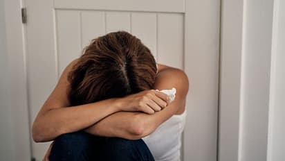 கல்யாணம் ஆகி 4 மாசம் ஆச்சு இதுவரை எங்களுக்குள்ள ஒன்னுமே நடக்கல.. காவல் நிலையத்தில் கதறிய புதுப் பெண்... 