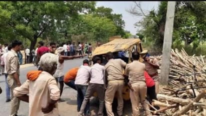 हरदोई में भयंकर सड़क हादसा आया सामने, डंपर और टेंपो की टक्कर के बाद तीन की हुई मौत