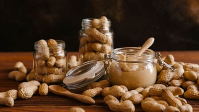 যে কোনও উপায়ে ওজন কমাতে চান, প্রতিদিনের পাতে রাখুন পিনাট বাটার