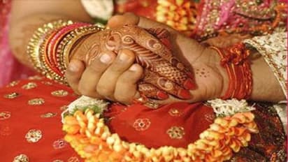 প্রায়শই মতের অমিল হচ্ছে? এই পাঁচ জ্যোতিষ টোটকায় দাম্পত্য সম্পর্কের উন্নতি হবে