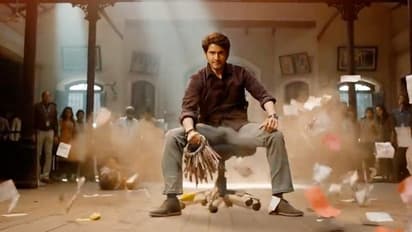 கீர்த்திக்கு தெலுங்கில் எகிறும் மார்க்கெட்...35 அடி கட்டவுட் வைத்து அசத்திய ரசிகர்கள்