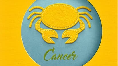 কর্কট রাশির এই চারটি ভুল Breakup এর কারণ হতে পারে, জেনে নিন কী কী করে থাকেন এরা