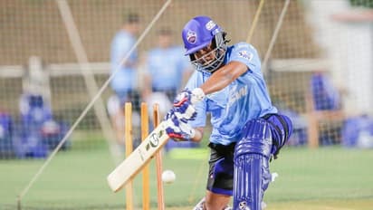 പൃഥ്വി ഷാ ഇനിയും കാത്തിരിക്കേണ്ടി വരും! കിവീസിനെതിരായ ആദ്യ ടി20യില് ഇന്ത്യയുടെ സാധ്യതാ ഇലവന്