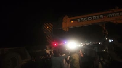 पति-पत्नी और भाई की भयानक मौत: बाइक पर पलटा ट्रक, घंटों तक दबे रहे, जब निकाला तो सड़क पर चिपके मिले बॉडी पार्ट