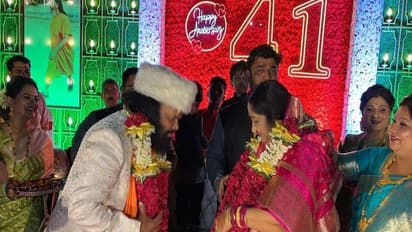 68 वर्षीय दूल्हे ने 58 साल की दुल्हन के साथ लिए सात फेरे, बेटा-बेटी-दामाद बने बाराती