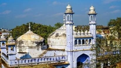 మసీదులోకి చొరబడి 'జై శ్రీరామ్' అంటూ నినాదాలు.. ఇద్ద‌రు అరెస్టు   