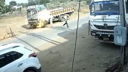 'ಸೇಡಿನ ಜ್ವಾಲೆ': ಹಾಡಹಗಲೇ ಟ್ರಕ್‌ಗೆ ಬೆಂಕಿ ಹಚ್ಚಿದ ಕಾರು ಡ್ರೈವರ್!