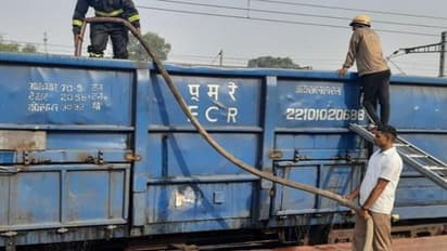 मेरठ से सहारनपुर जा रही कोयले से भरी मालगाड़ी के वैगन में लगी आग, जानिए कैसा टला बड़ा हादसा