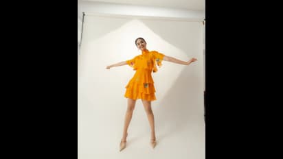 கிளாமர் ரோலில் நானா? அதிர்ச்சியான கீர்த்தி கொடுத்த விளக்கம்!