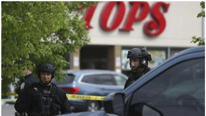 Mass Shooting at New York : ന്യൂയോർക്കിൽ സൂപ്പർ മാർക്കറ്റിൽ  വെടിവയ്പ്; 10 പേർ കൊല്ലപ്പെട്ടു