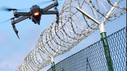 పాకిస్తాన్ డ్రోన్ కూల్చివేసిన బీఎస్ఎఫ్ జవాన్లు.. 4.3 కిలోల హెరాయిన్ స్వాధీనం 