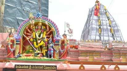 ఆదాయంలో అవకతవకలు .. లాల్ దర్వాజ మహంకాళీ ఆలయంలో గొడవ, ఉద్రిక్తత