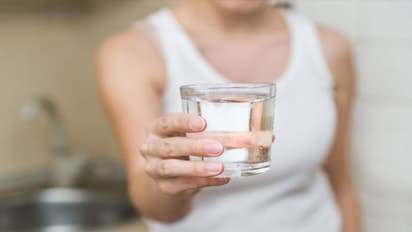 इस एक लिक्विड की मदद से बढ़े हुए वजन से पा सकते हैं छुटकारा, जानें हैरान करने वाला फॉर्मूला