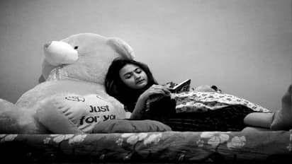 লিভইনে ছিলেন পল্লবী, রাতে মোমো খেয়ে ছবিও করেন পোস্ট , 'আত্মহত্যা' মানতে নারাজ সহকর্মীরা