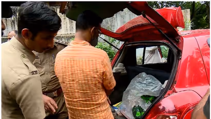  ശ്രീനിവാസന്‍ വധം: പ്രതികൾക്ക് അകമ്പടിപോയ കാറില്‍ ഫോണ്‍, മുഖ്യ ആസൂത്രകന്‍റേതെന്ന് സംശയം