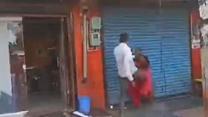 నడిరోడ్డుపై మహిళా న్యాయవాదిమీద దారుణమైన దాడి.. చోద్యం చూస్తున్న జనం.. వీడియో వైరల్...