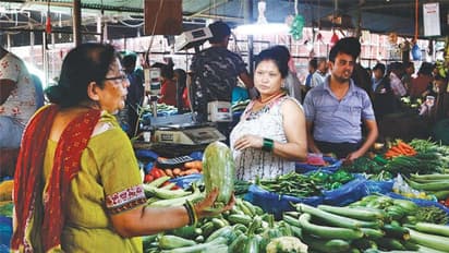 नेपाल में पेट्रोल से लेकर हर चीज महंगी, पहले 20000 रुपए में घर चल जाता था, अब 35000 रुपए भी कम
