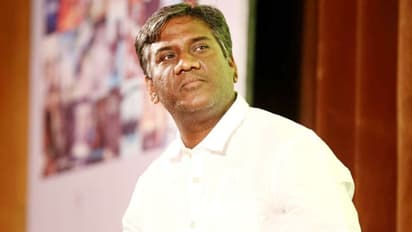 അറസ്റ്റിലായ ഐഎഎസ് ഓഫിസർക്കൊപ്പമുള്ള അമിത് ഷായുടെ ചിത്രം പ്രചരിപ്പിച്ചു; സംവിധായകൻ കസ്റ്റഡിയിൽ