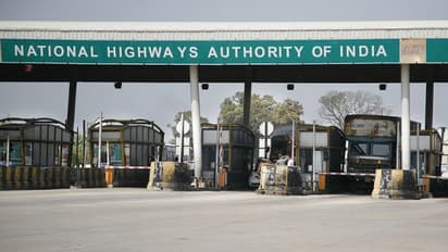 യാത്രക്കാരുടെ ശ്രദ്ധക്ക്, ഇന്ന് മുതൽ രാജ്യത്ത് യാത്രക്ക് ചെലവേറും, 1100 ടോൾ പ്ലാസകളിൽ ചാര്ജ് വർധനവ് നിലവില്