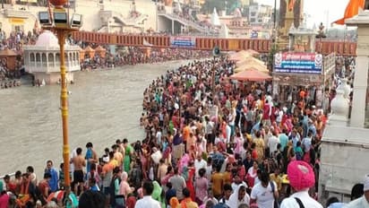 बुद्ध पूर्णिमा पर तीर्थनगरी हरिद्वार का विहंगम नजारा, हरकी पौड़ी से ब्रह्म कुंड तक पट गए घाट, देखिए Photos