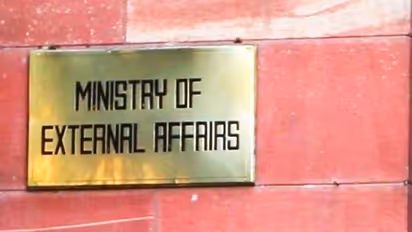 India lashes out at OIC for poking its nose at Pakistan's behest