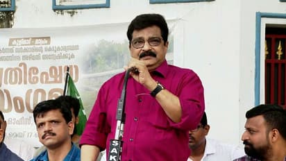 Koolimadu Bridge : കൂളിമാട് പാലം തകർന്ന സംഭവത്തിൽ പ്രധാന പ്രതി മുഖ്യമന്ത്രിയെന്ന് ലീഗ്