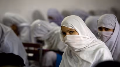 അനുസരണയില്ലാത്തവരെ വീട്ടിലിരുത്തും, പെൺകുട്ടികളുടെ വിദ്യാഭ്യാസത്തിൽ ശുഭ വാർത്ത ഉടനെന്ന് താലിബാൻ