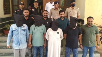 ബോംബൈ ഭീകരാക്രമണ കേസിൽ പ്രതികളായ നാല് പേ‍ര്‍ ഗുജറാത്തിൽ പിടിയിൽ 